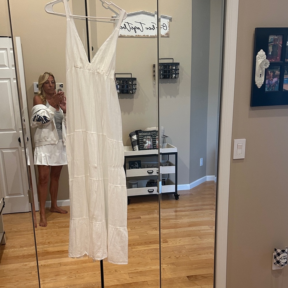 Elegant White Maxi Dress